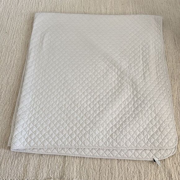 Echo New York Neutral Quilt Queen Light Gray - Picture 10 of 12